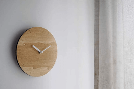 How Wooden Wall Clocks Can Enhance Your Home Décor