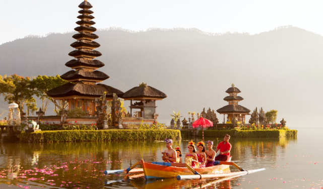 Unveiling the Charms of Bali: Exploring Must-Visit Tourist Destinations and Captivating Sunset Beaches