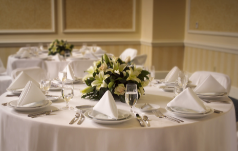 The Importance and Selection of Banquet Tablecloths: Elevating Events with Style and Functionality