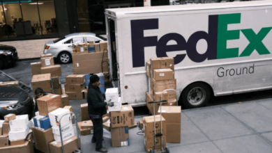 Amazon 5.2b Fedex Amazon 4.8b Thanksgivingstreetjournal